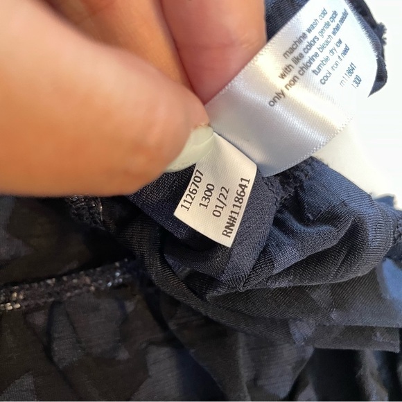 Lane Bryant Black Classic Flutter Sleeve V-Neck Peplum Shirt Blue Stars - Picture 11 of 13